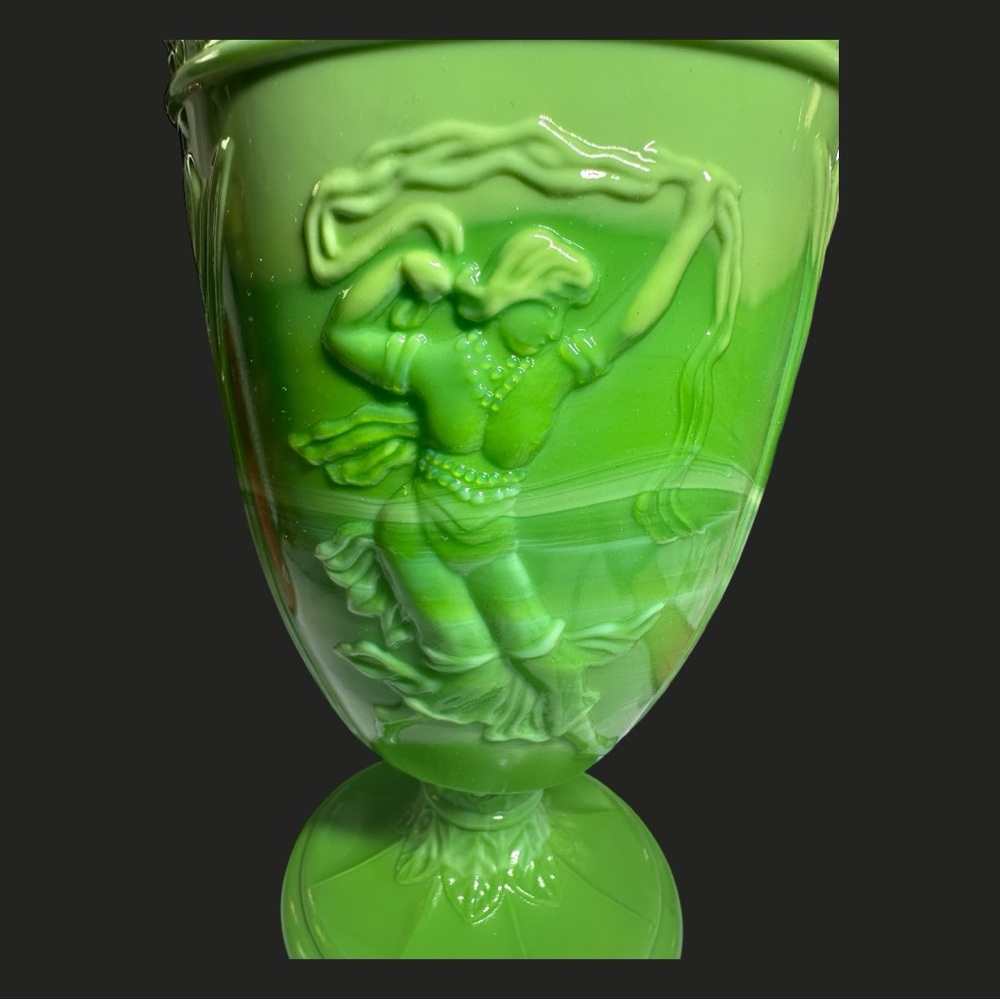 Fenton CHAMELEON Green Dancing Ladies Vase (EUC) - Picture 6 of 16